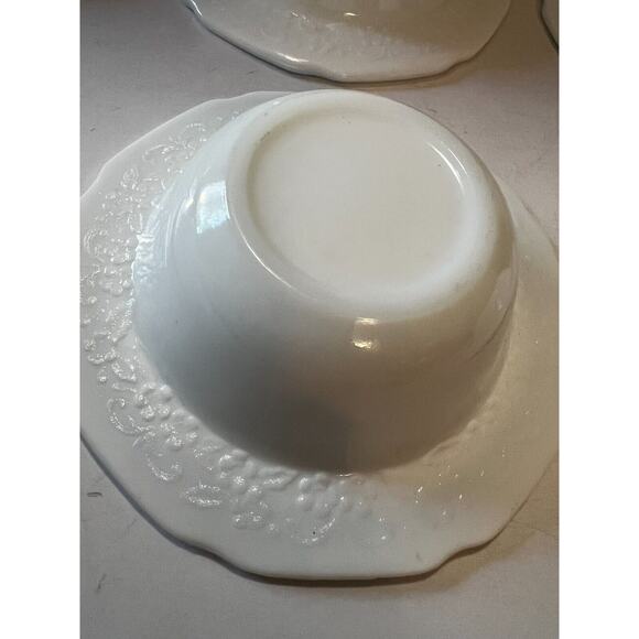 Set of 6 Indiana White Milk Glass Orange Blossom Berry Dessert Bowls - Picture 8 of 14